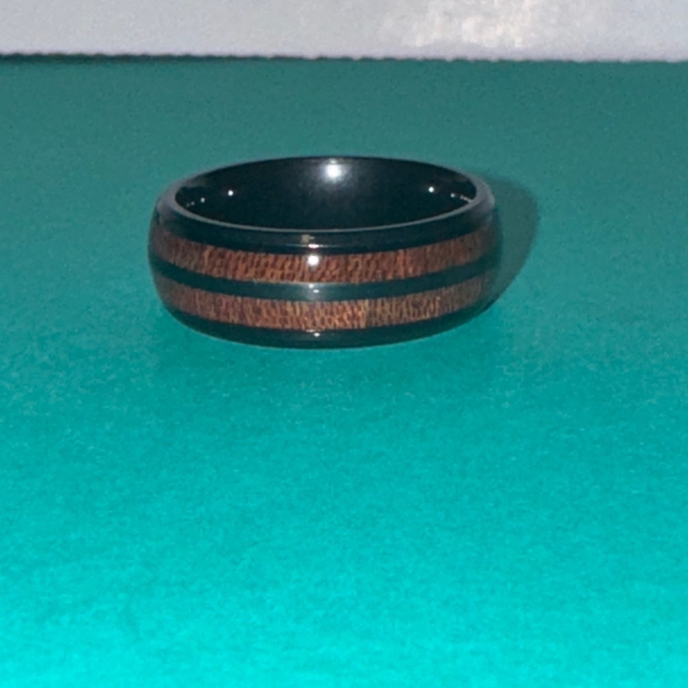 Wood inlaid ring size 10